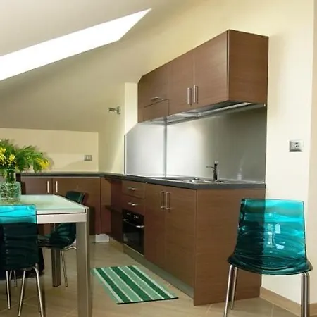Carmen Fronte Mare A 50 Mt Apartmanhotel Pietra Ligure
