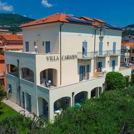 Carmen Fronte Mare A 50 Mt Aparthotel Pietra Ligure