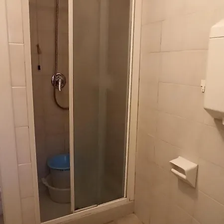Carmen Fronte Mare A 50 Mt Apartmanhotel Pietra Ligure