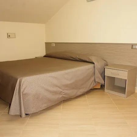 Apartmanhotel Carmen Fronte Mare A 50 Mt 4*