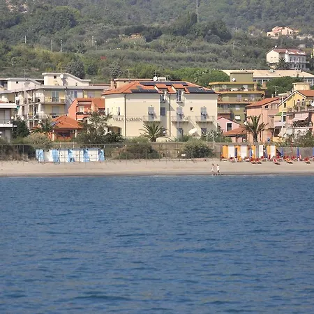 Carmen Fronte Mare A 50 Mt