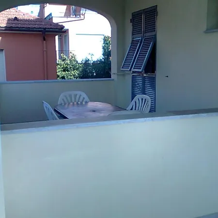 Carmen Fronte Mare A 50 Mt 3*