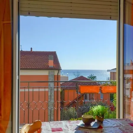 Carmen Fronte Mare A 50 Mt Aparthotel