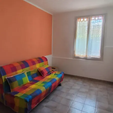 Carmen Fronte Mare A 50 Mt 피에트라리구레