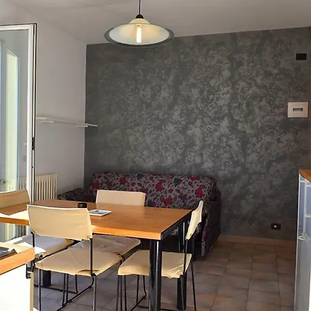 Carmen Fronte Mare A 50 Mt 피에트라리구레