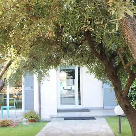 Carmen Fronte Mare A 50 Mt