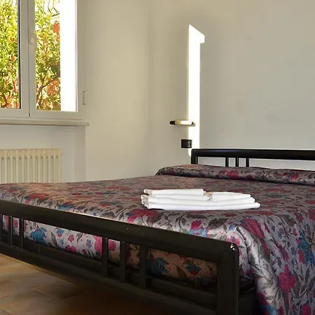 Carmen Fronte Mare A 50 Mt 4* 피에트라리구레