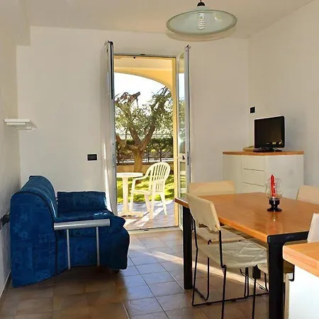 Carmen Fronte Mare A 50 Mt 4* Pietra Ligure