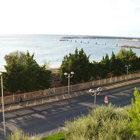 Carmen Fronte Mare A 50 Mt Apart-hotel Pietra Ligure