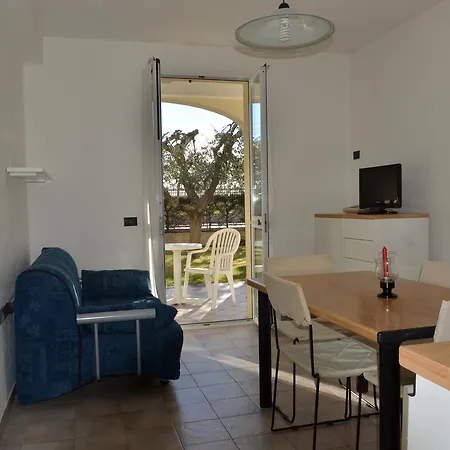 Aparthotel Carmen Fronte Mare A 50 Mt Pietra Ligure