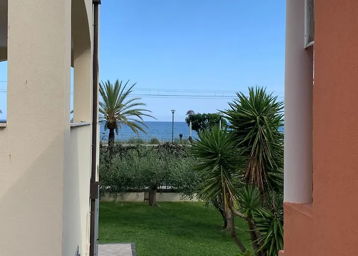 Carmen Fronte Mare A 50 Mt 4*