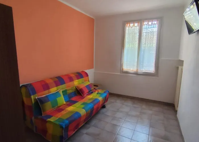 Carmen Fronte Mare A 50 Mt 皮特拉利古