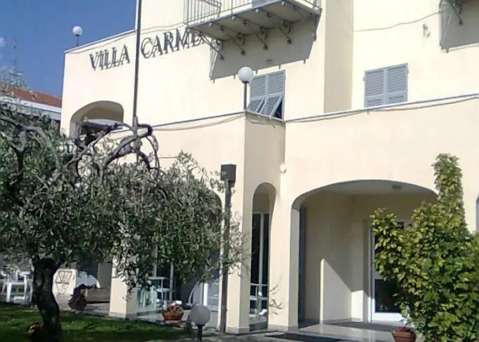 Carmen Fronte Mare A 50 Mt