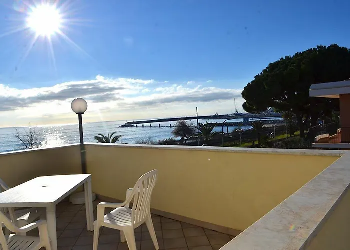Apart-hotel Carmen Fronte Mare A 50 Mt 4*