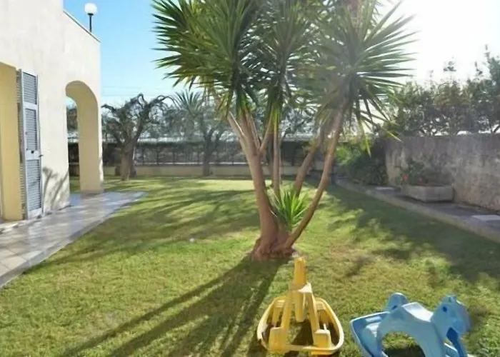 Carmen Fronte Mare A 50 Mt 皮特拉利古