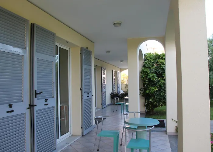 Carmen Fronte Mare A 50 Mt 4* 皮特拉利古