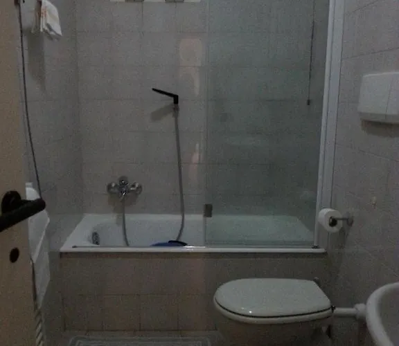 Carmen Fronte Mare A 50 Mt 皮特拉利古