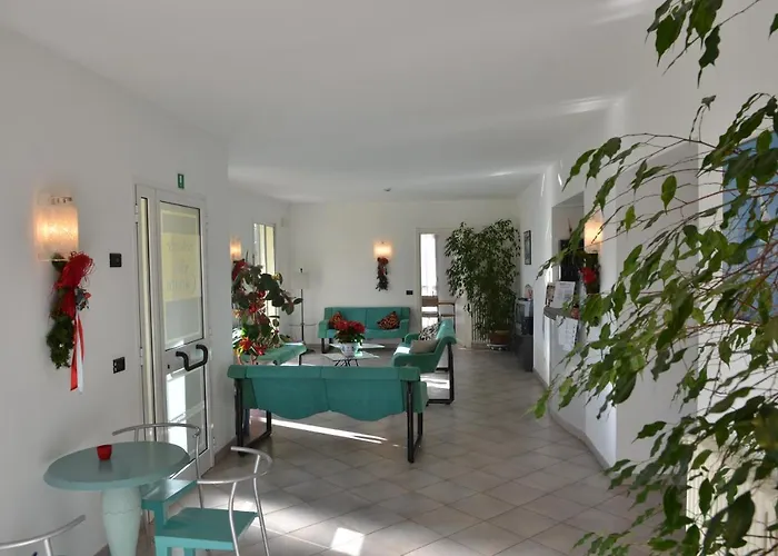 Carmen Fronte Mare A 50 Mt