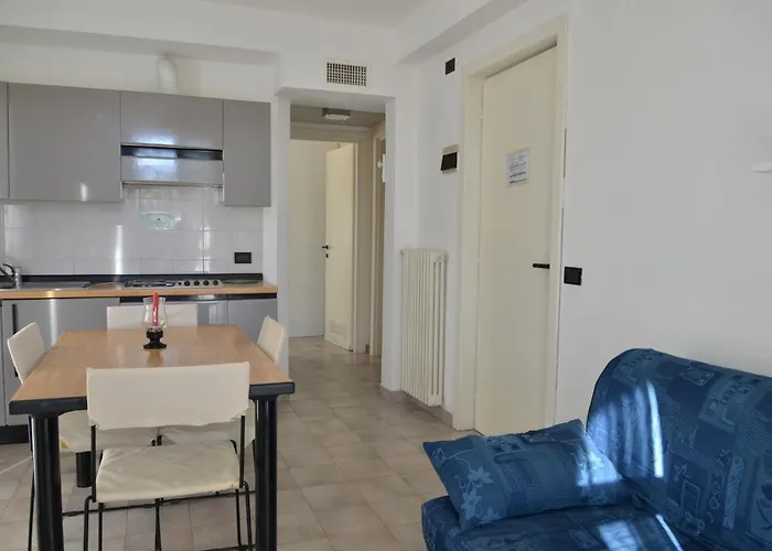 Carmen Fronte Mare A 50 Mt 4*